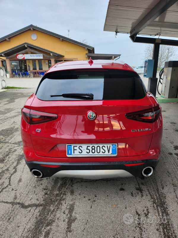 Usata Alfa Romeo Stelvio 210 CV (154 kW) 2018 Rosso SUV