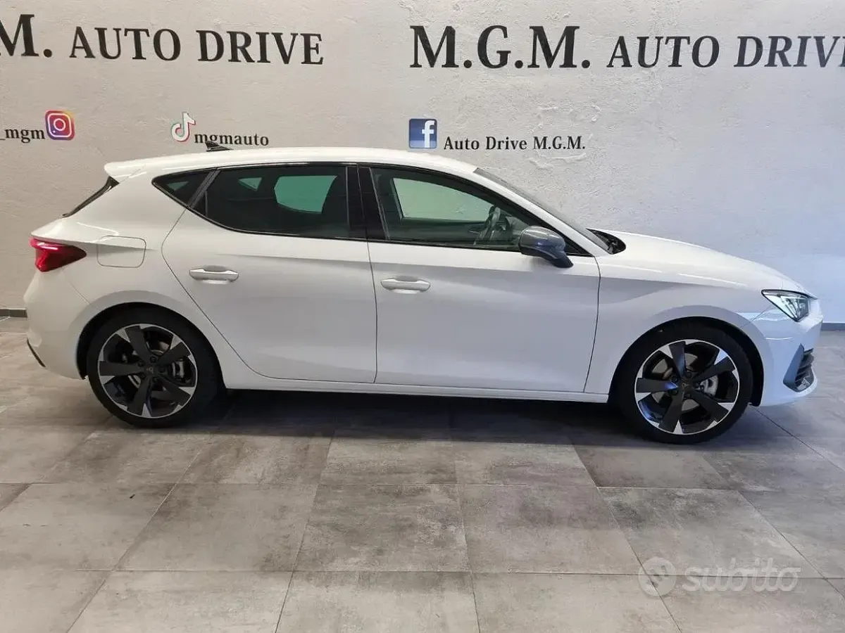 Usata Cupra Leon 150 CV (110 kW) 2024 Bianco Berlina