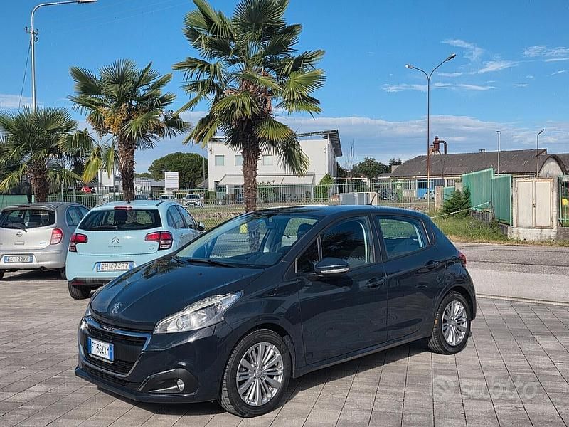Usata Peugeot 208 81 CV (59 kW) 2019 Blu Utilitaria