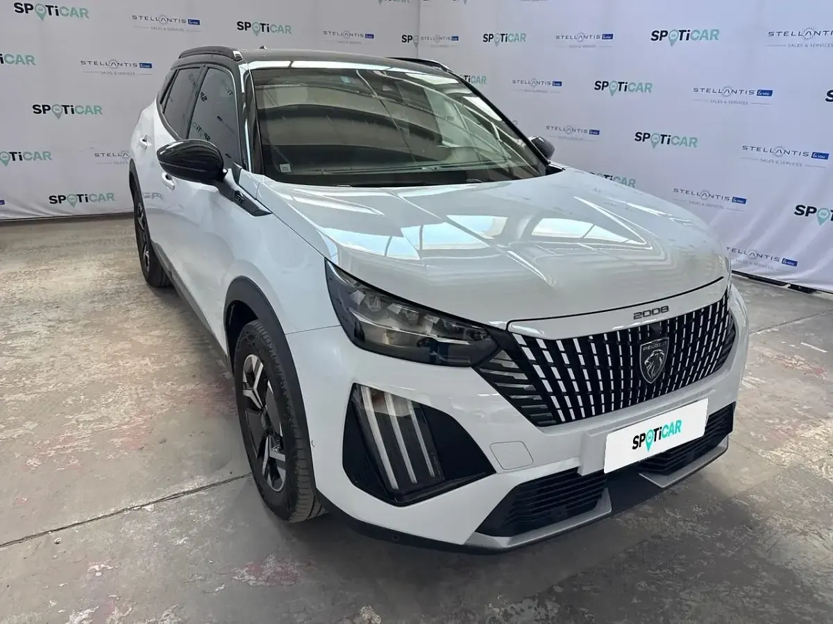 Usata Peugeot 2008 131 CV (96 kW) 2023 Bianco SUV
