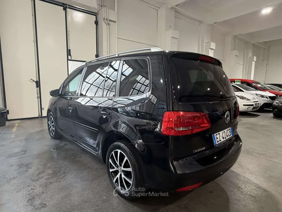 Usata VW Touran Comfortline 105 CV (77 kW) 2015 Nero Monovolume