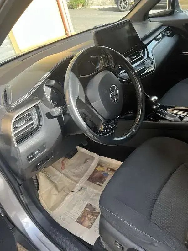 Usata Toyota C-HR 98 CV (72 kW) 2018 SUV