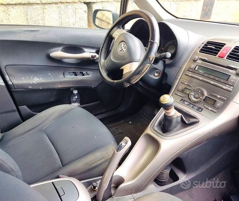 Usata Toyota Auris 126 CV (92 kW) 2009 Grigio Berlina