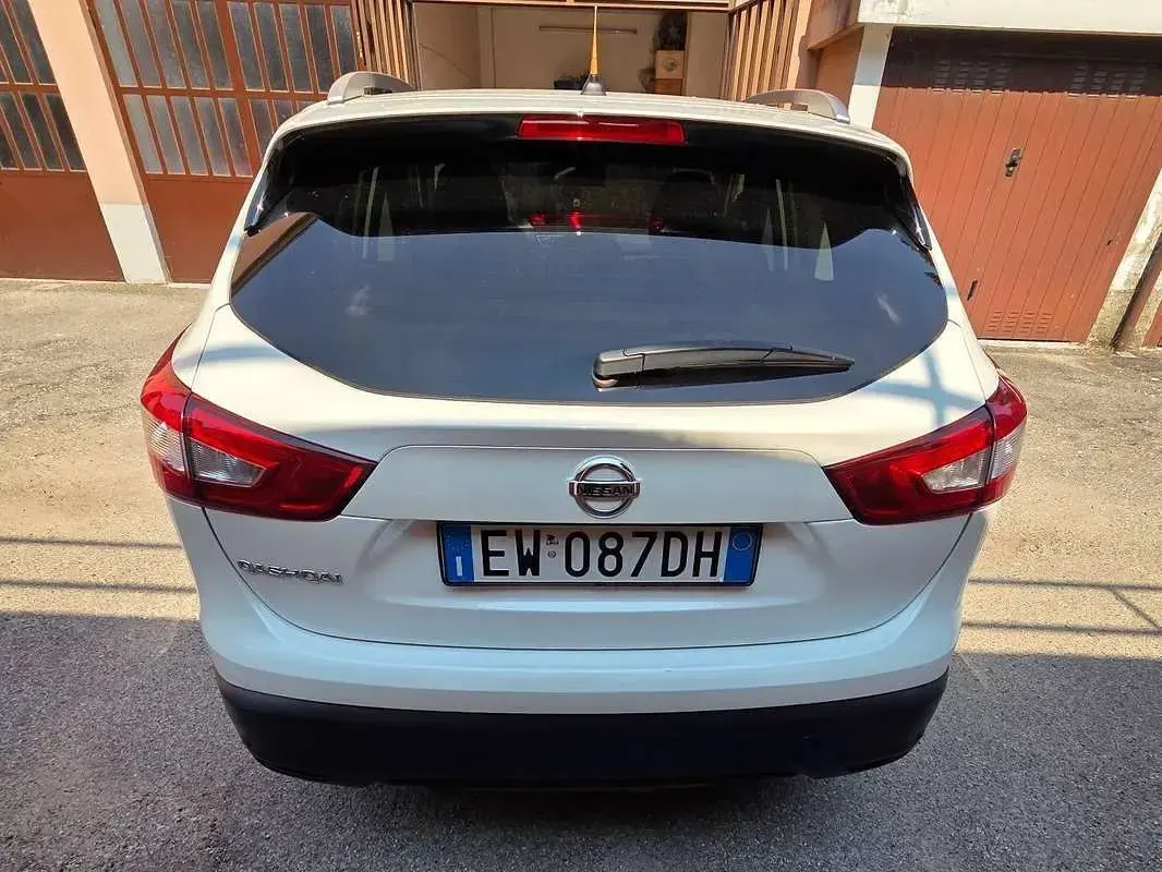 Usata Nissan Qashqai Acenta Premium 116 CV (85 kW) 2014 Bianco SUV