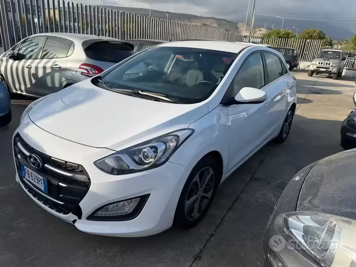Occasion Hyundai i30 Comfort 110 PK (80 kW) 2015 Beige Sedan