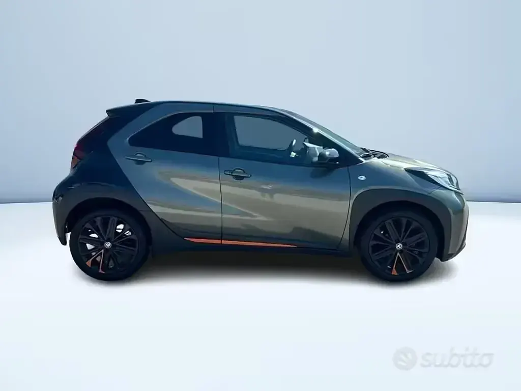 Usata Toyota Aygo X Limited 72 CV (52 kW) 2022 Verde SUV