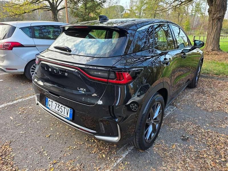Usata Lexus LBX 91 CV (66 kW) 2024 Nero SUV