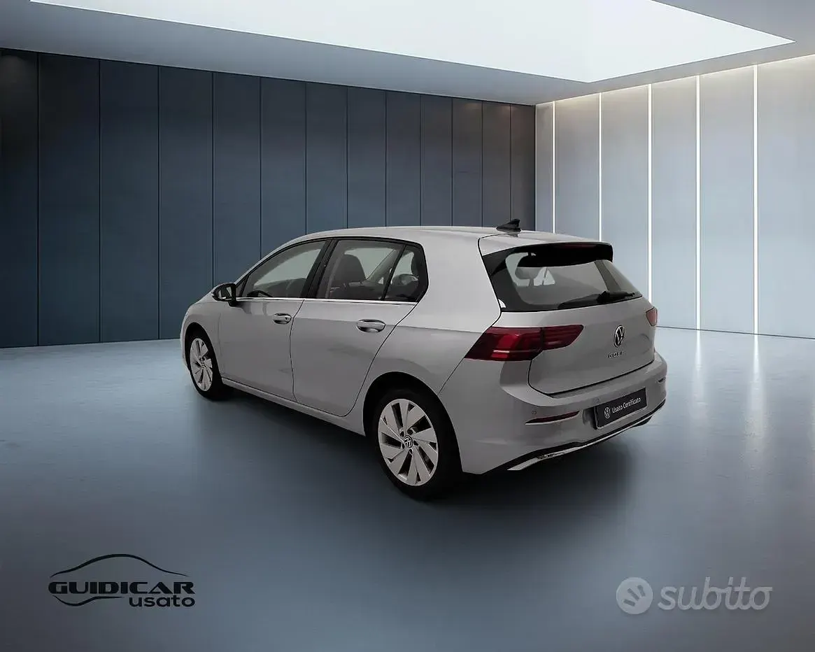 Usata VW Golf VIII Style 150 CV (110 kW) 2025 Grigio Berlina