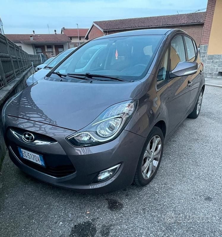 Usata Hyundai ix20 125 CV (91 kW) 2011 Marrone Utilitaria