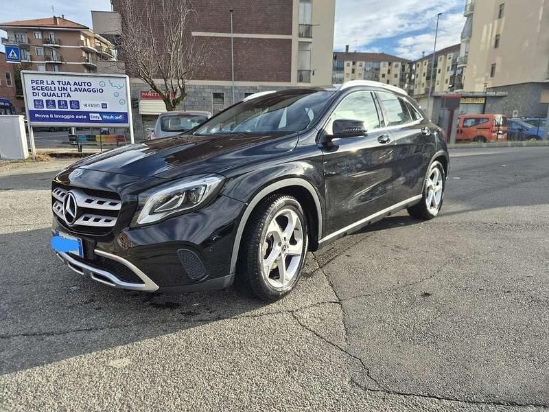 Usata Mercedes GLA180 122 CV (89 kW) 2019 Nero SUV