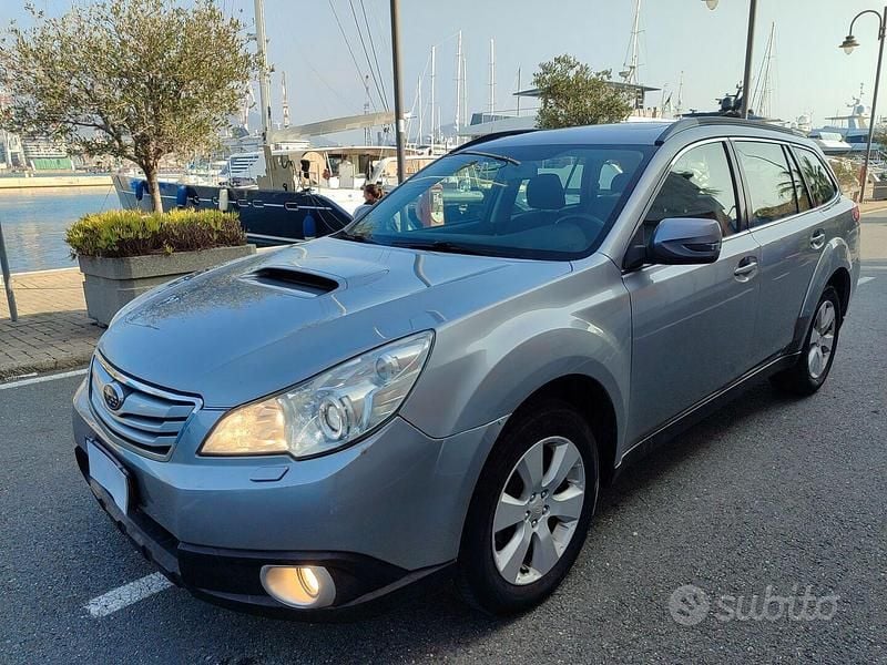 Usata Subaru Outback 150 CV (110 kW) 2009 Grigio Station wagon