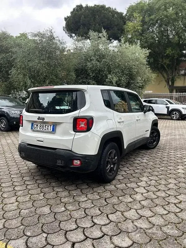 Usado Jeep Renegade Limited 120 CV (88 kW) 2023 Blanco SUV