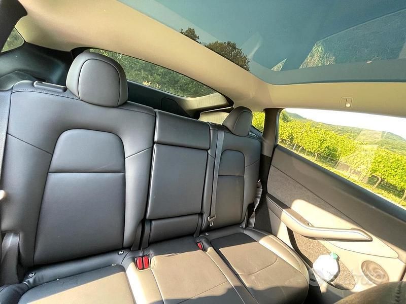 Usata Tesla Model Y RWD 125 kW (170 CV) 2024 Bianco SUV