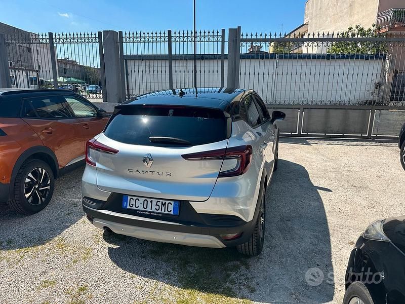 Usata Renault Captur Intens 115 CV (84 kW) 2021 Grigio SUV