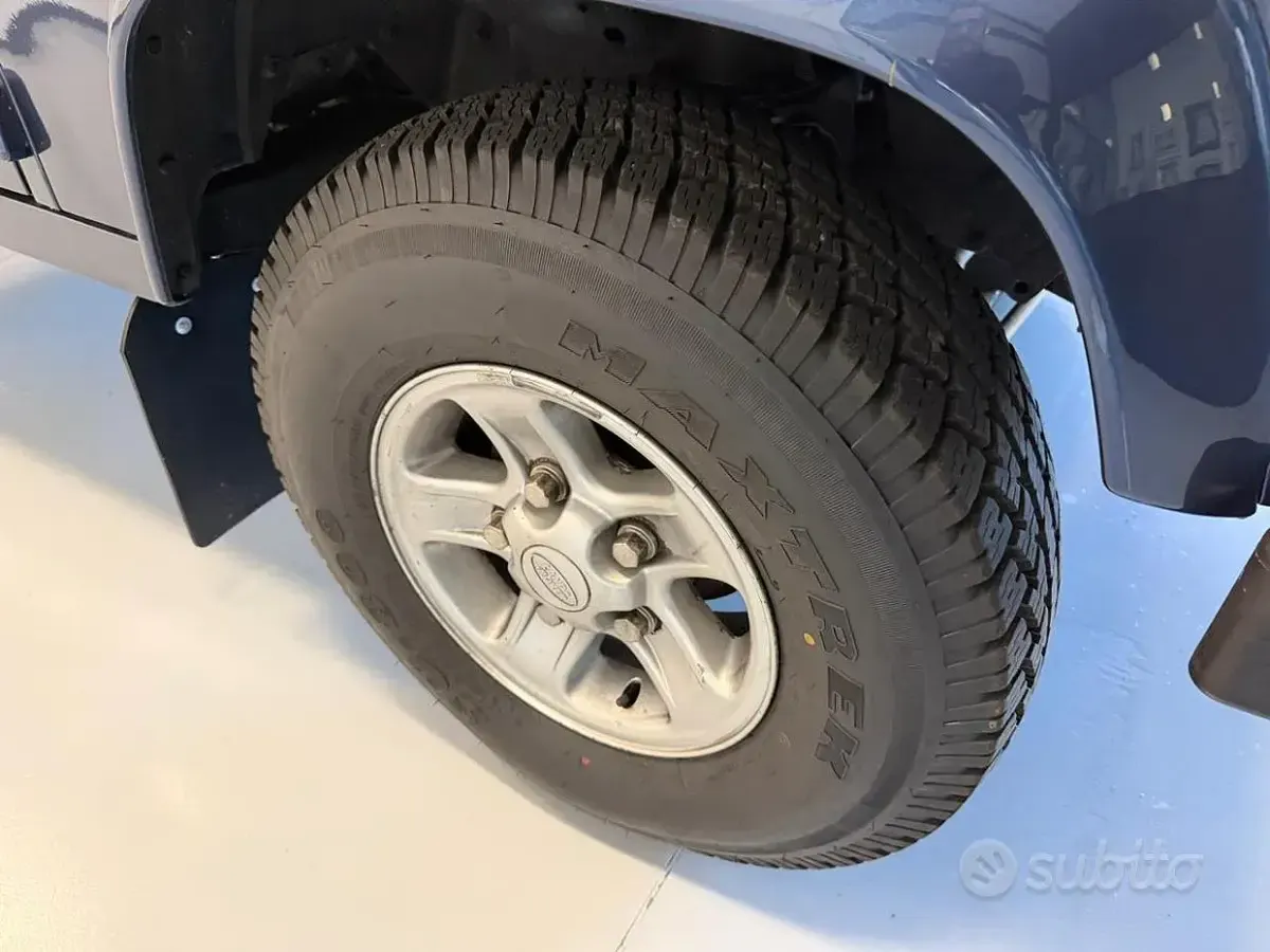 Käytetty Land Rover Defender S 122 HP (89 kW) 2006 Sininen Farmari