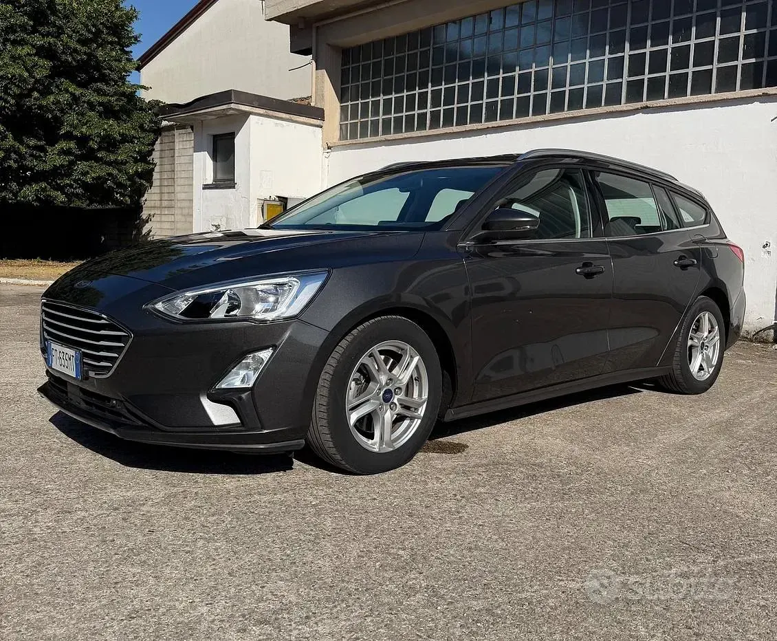 Usata Ford Focus Vignale 120 CV (88 kW) 2018 Grigio Station wagon
