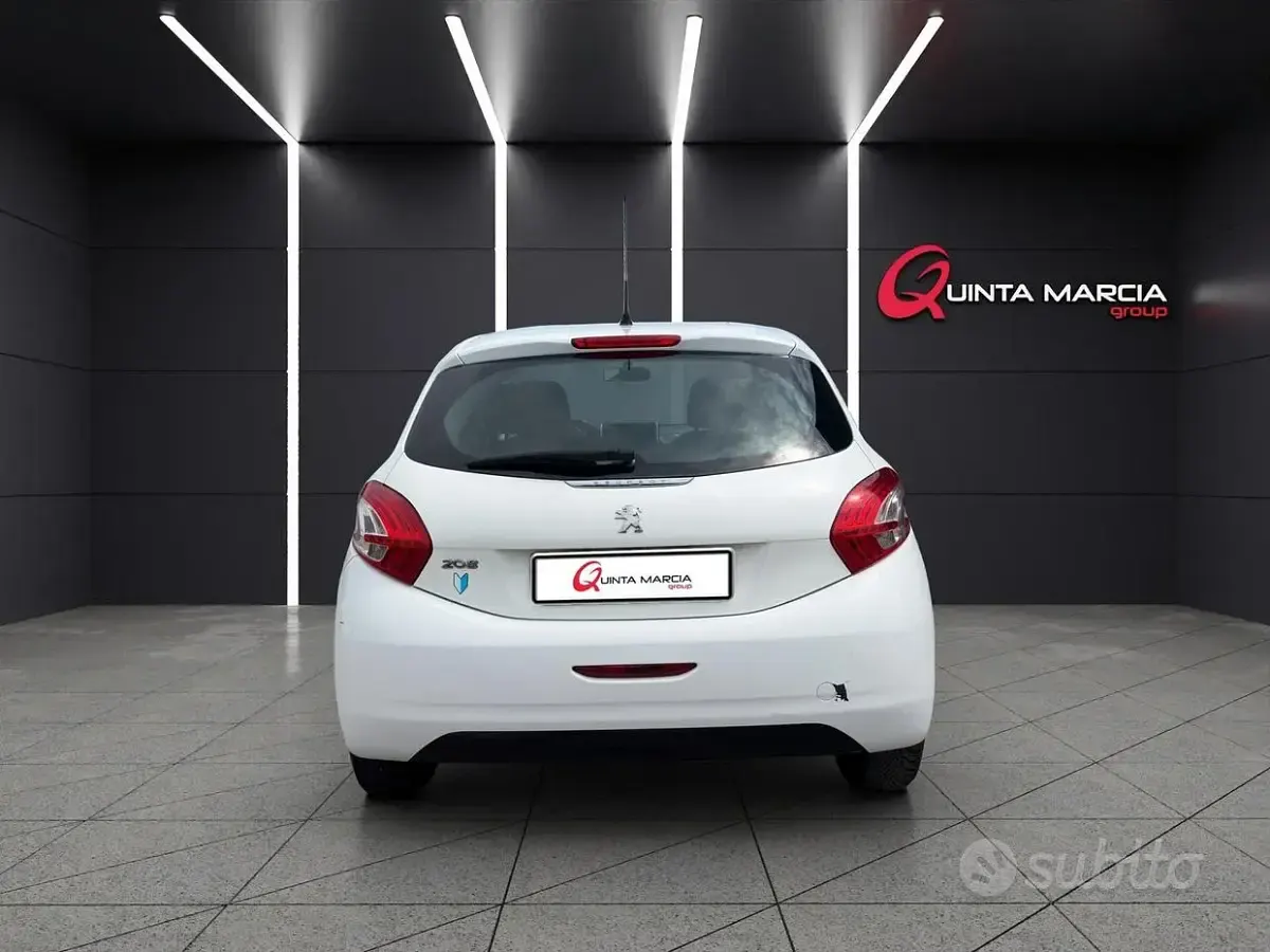 Usata Peugeot 208 Active 82 CV (60 kW) 2013 Bianco Utilitaria