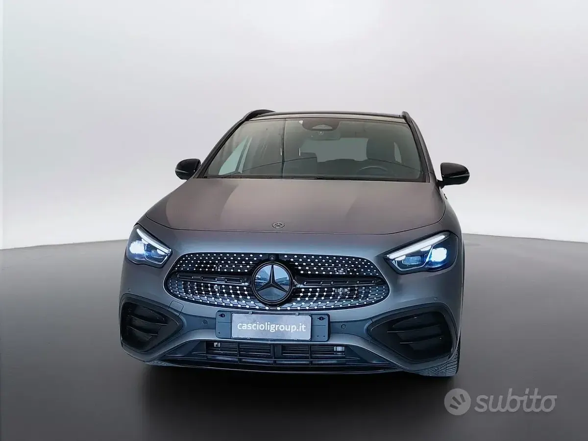 Usata Mercedes GLA200 AMG Line Premium Plus 150 CV (110 kW) 2024 Grigio SUV
