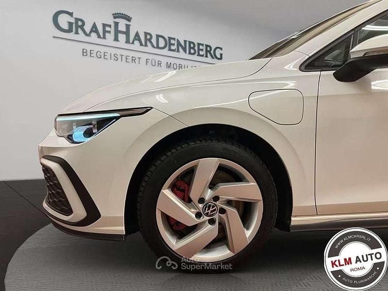 Begagnad VW Golf VIII GTE 150 HK (110 kW) 2022 Vit Sedan