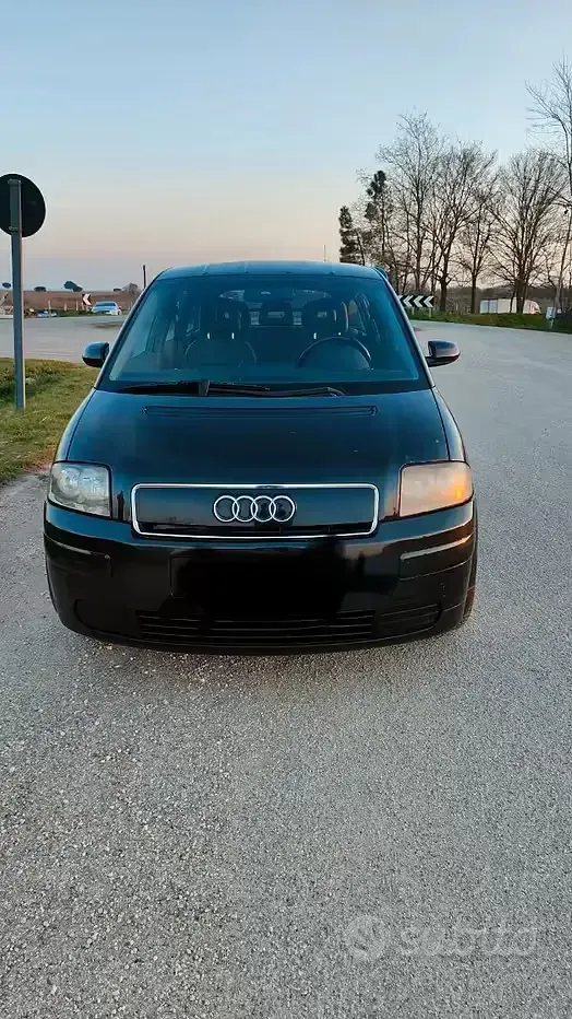 Usata Audi A2 75 CV (55 kW) 2001 Nero Utilitaria