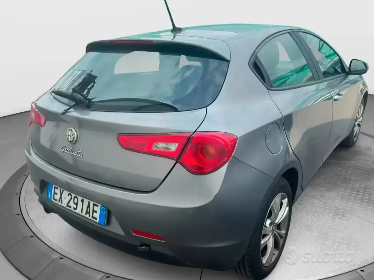 Usata Alfa Romeo Giulietta Progression 105 CV (77 kW) 2014 Grigio Utilitaria