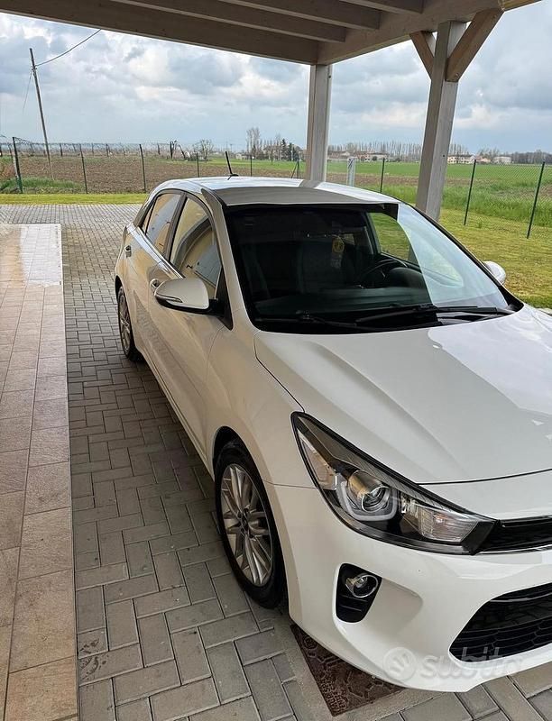 Usata Kia Rio 77 CV (56 kW) 2017 Bianco Utilitaria