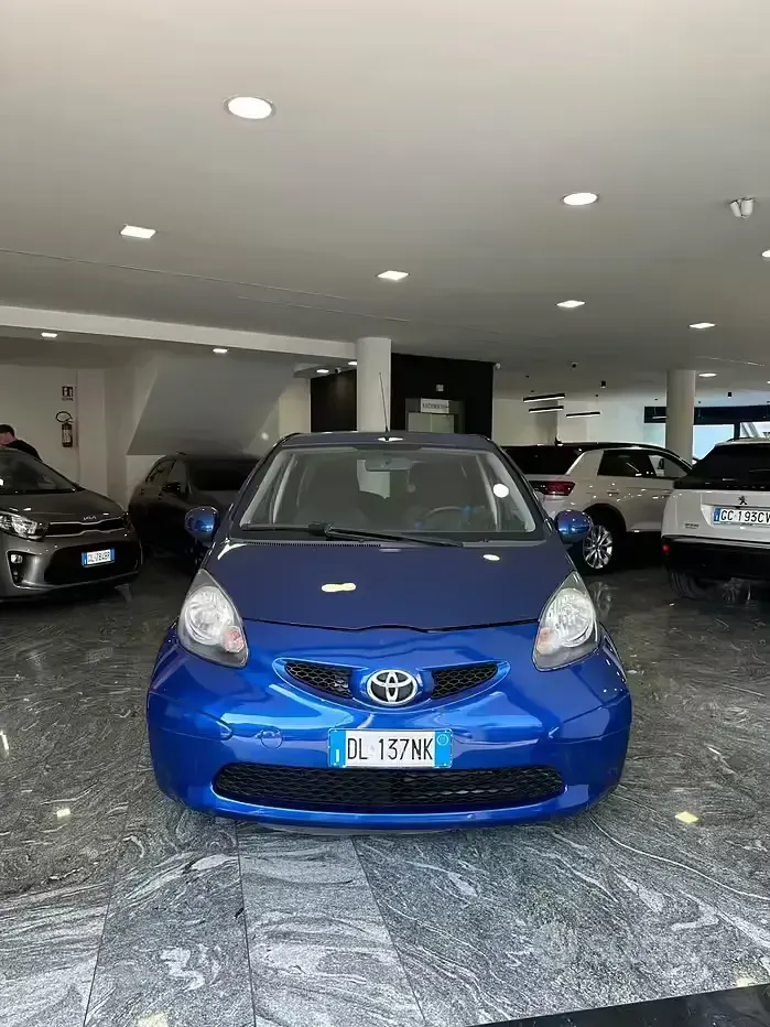 Usata Toyota Aygo 68 CV (50 kW) 2007 Bluazzurro Utilitaria