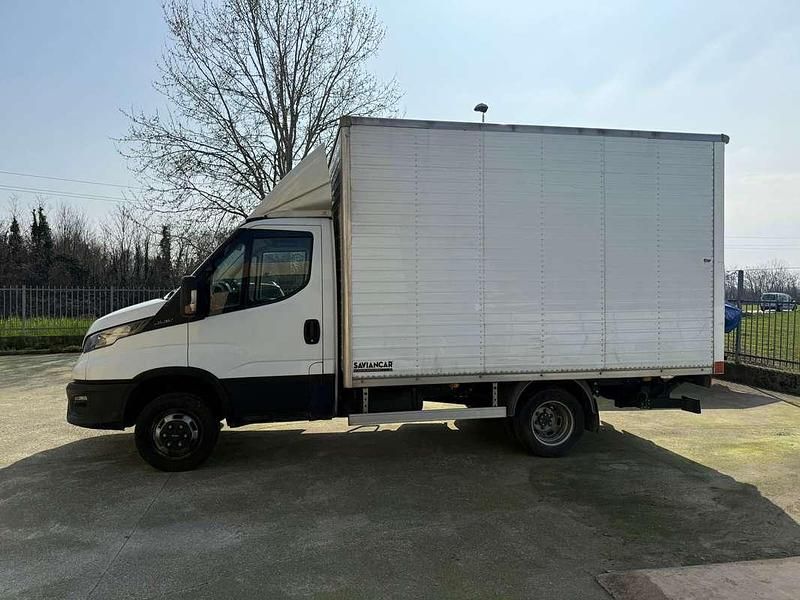 Usata Iveco Daily 160 CV (117 kW) 2021 Bianco Furgone