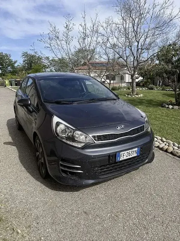 Usata Kia Rio 75 CV (55 kW) 2016 Utilitaria