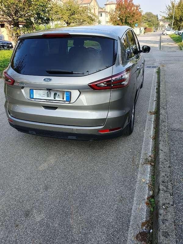 Usata Ford S-MAX Titanium S 150 CV (110 kW) 2016 Grigio Monovolume
