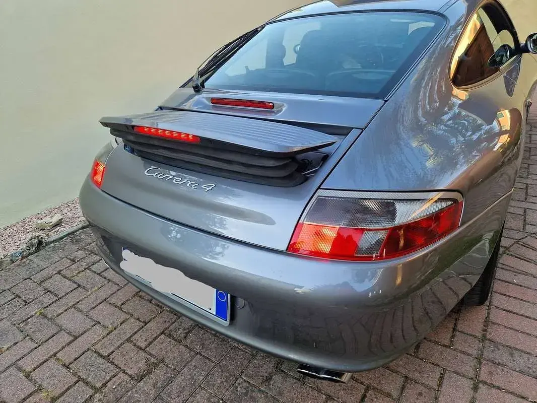 Usata Porsche 911 Carrera 4 320 CV (235 kW) 2003 Grigio Coupé