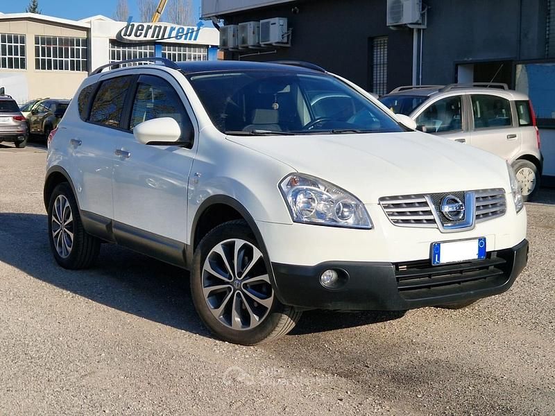 Usata Nissan Qashqai Tekna 106 CV (77 kW) 2010 Bianco SUV