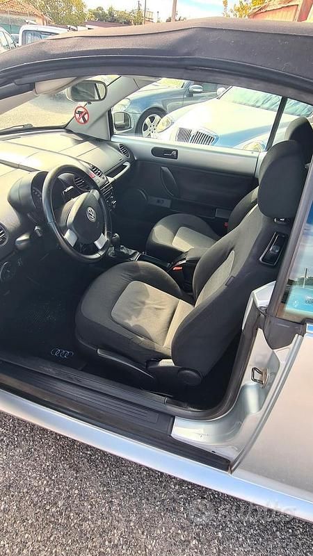 Usata VW New Beetle 105 CV (77 kW) 2009 Grigio Utilitaria
