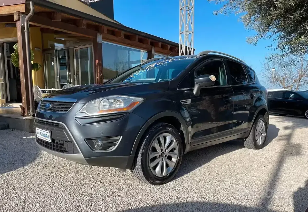 Usata Ford Kuga Titanium 136 CV (100 kW) 2011 Grigio SUV