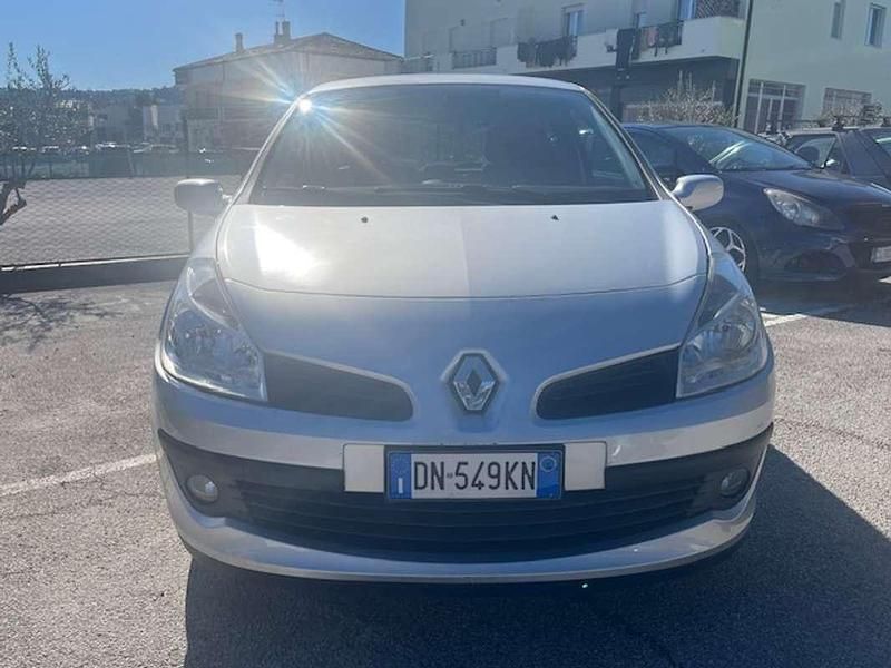 Usata Renault Clio III Rip Curl 75 CV (55 kW) 2008 Argento Berlina