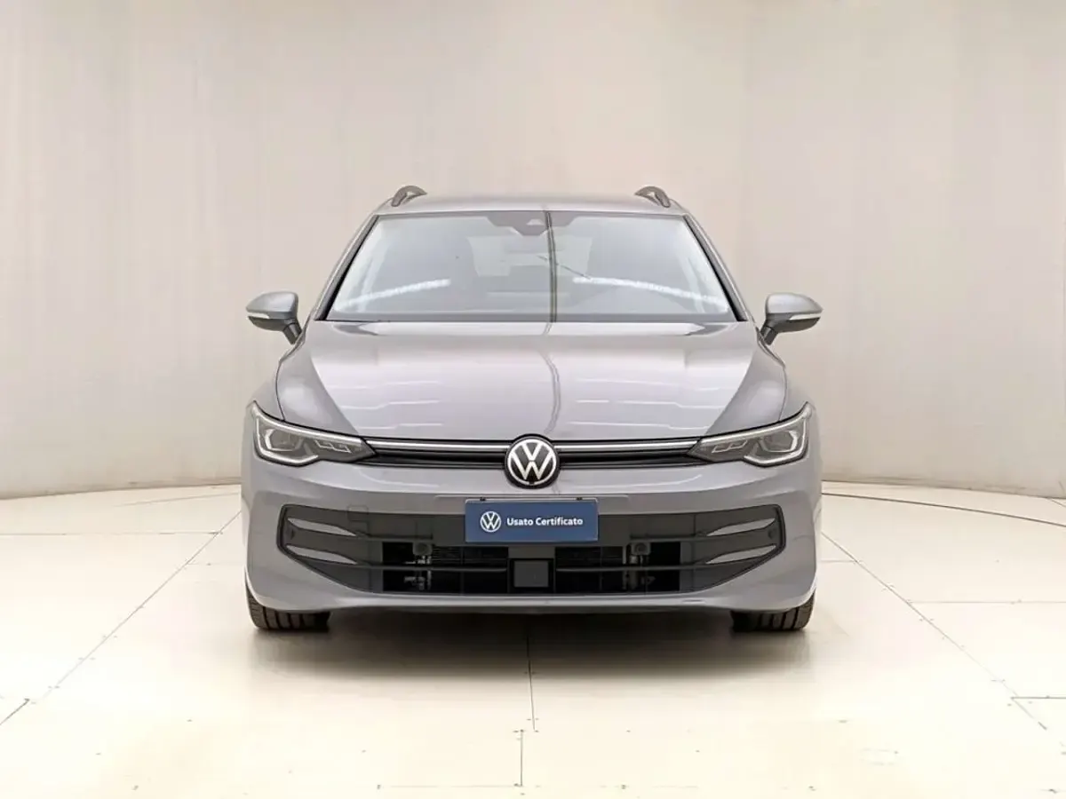 Usata VW Golf VIII Life 150 CV (110 kW) 2024 Grigio Station wagon