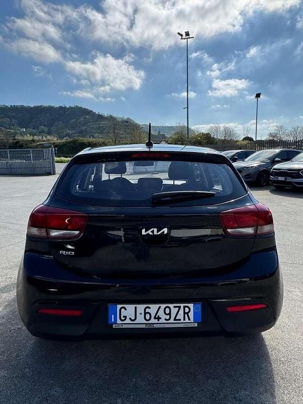 Usata Kia Rio Style 84 CV (61 kW) 2022 Nero Berlina