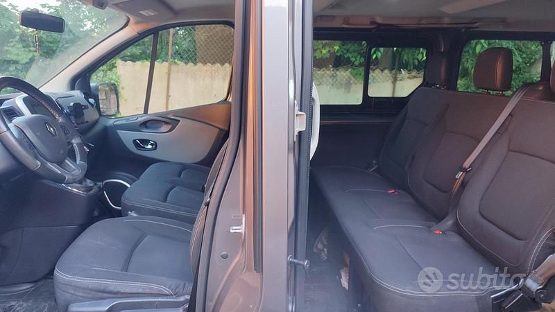 Usata Renault Trafic 140 CV (102 kW) 2015 Grigio Monovolume
