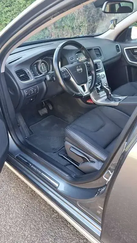 Usata Volvo V60 CC Business Edition 150 CV (110 kW) 2018 Grigio Station wagon