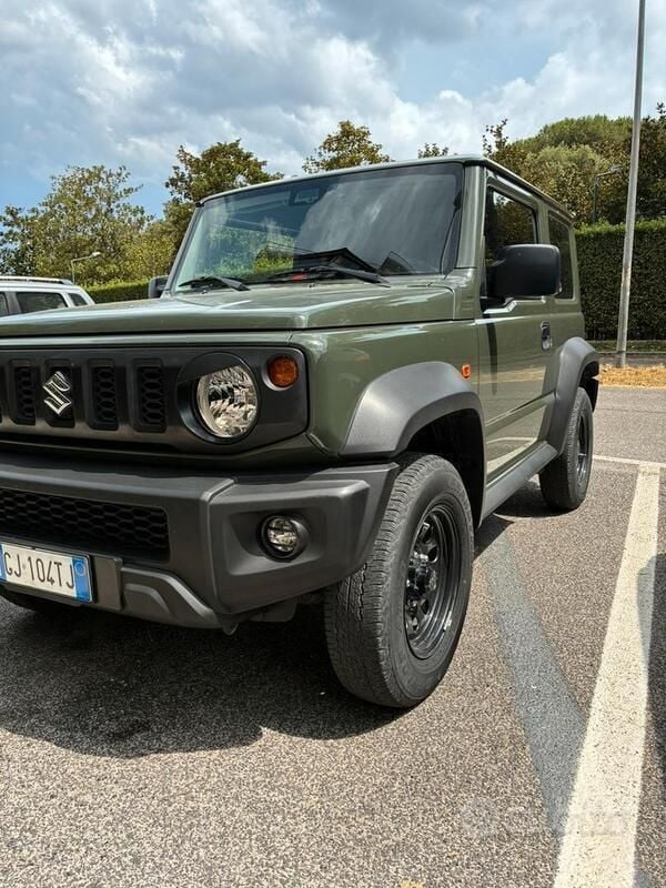 Verde Usata 2022 Suzuki Jimny SUV | 28.000 € (Buon prezzo) - Immagine 1/4
