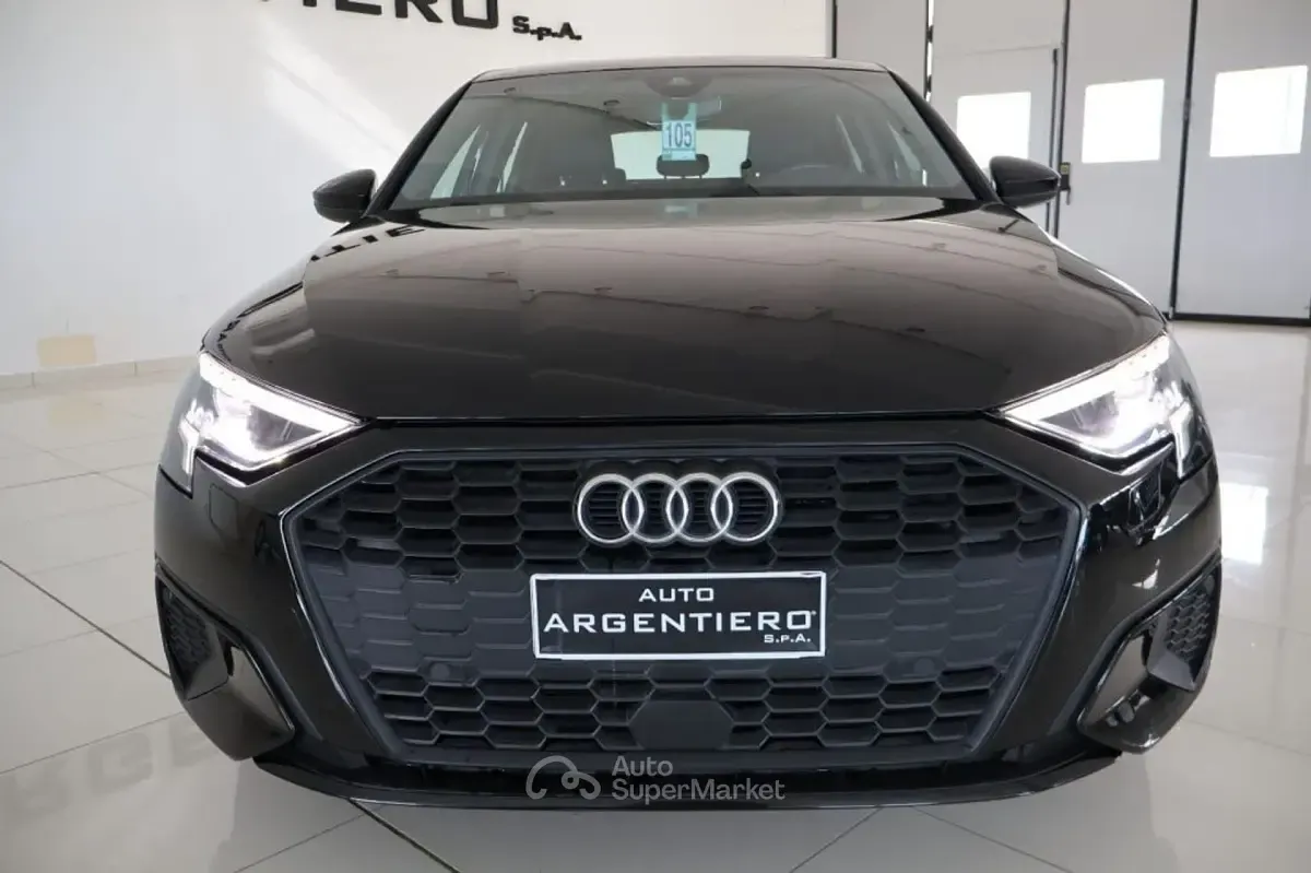 Gebraucht Audi A3 Advanced 116 PS (85 kW) 2022 Schwarz Limousine