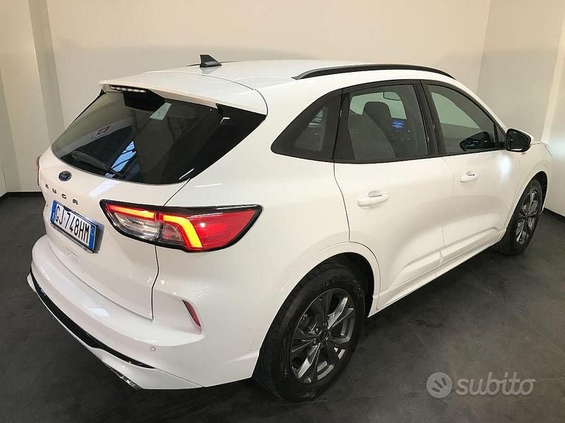 Usata Ford Kuga ST-Line 120 CV (88 kW) 2022 Bianco SUV