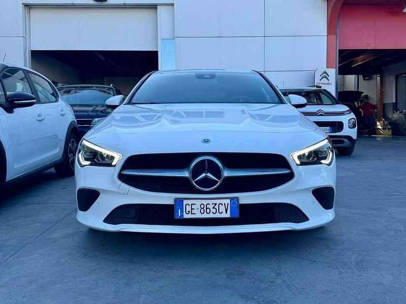 Käytetty Mercedes CLA200 Executive 150 HP (110 kW) 2021 Valkoinen Katumaasturi