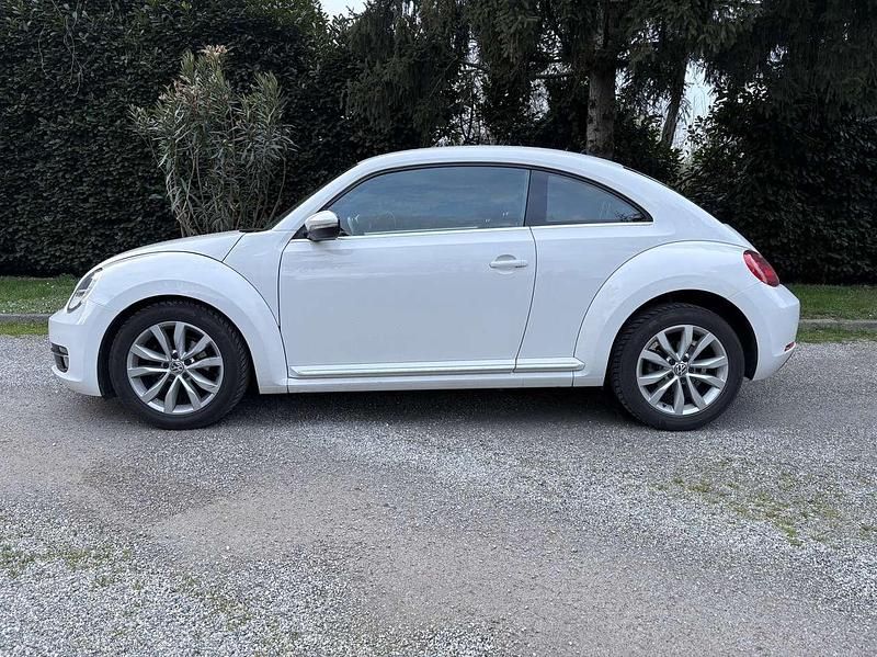 Usata VW Beetle 105 CV (77 kW) 2012 Bianco Utilitaria