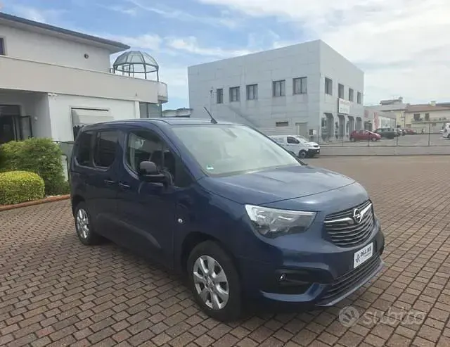 Usata Opel Combo Life Edition+ 131 CV (96 kW) 2022 Blu Monovolume
