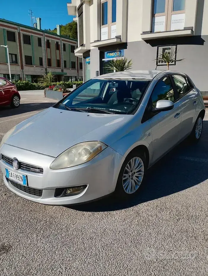 Usata Fiat Bravo 105 CV (77 kW) 2010 Grigio Utilitaria