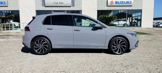 Usata VW Golf VII Life 110 CV (80 kW) 2021 Grigio Utilitaria