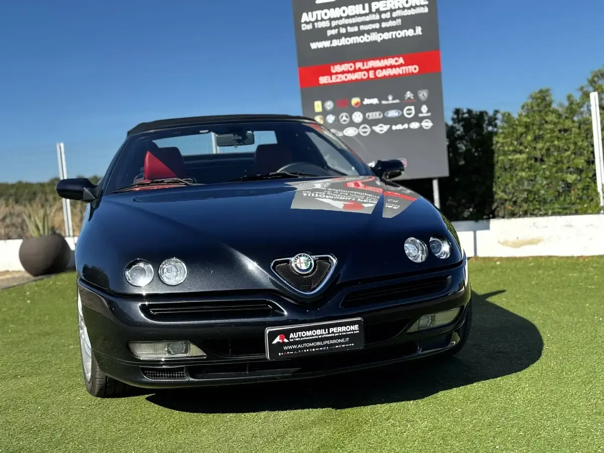 Usata Alfa Romeo Spider 218 CV (160 kW) 2001 Nero Cabrio