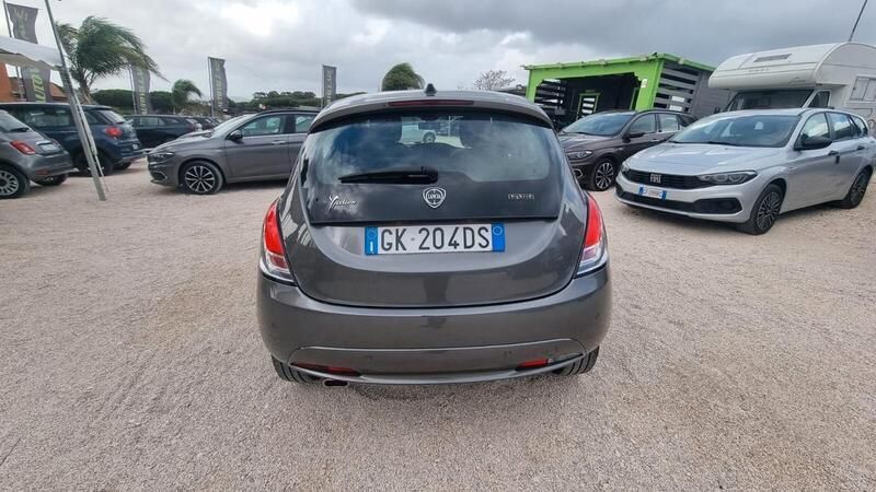 Usata Lancia Ypsilon S 69 CV (50 kW) 2022 Grigio Utilitaria