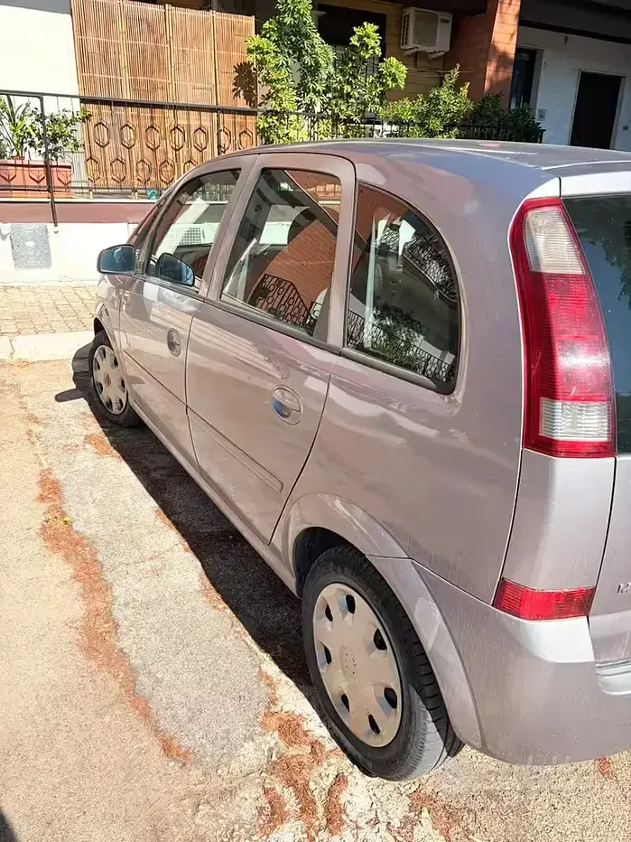 Usata Opel Meriva 69 CV (50 kW) 2005 Bluazzurro Monovolume